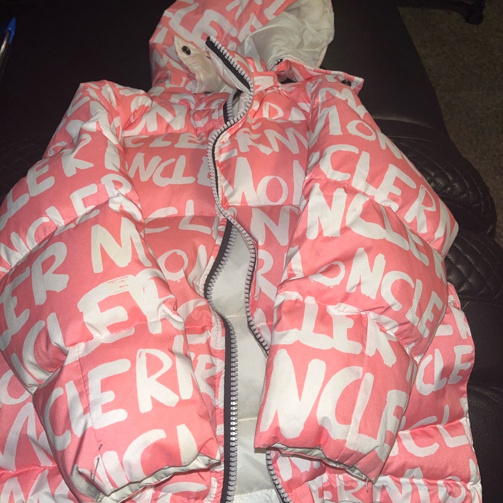 ❗️SOLD ON ANOTHER WEBSITE❗️Moncler girls jacket zipper needs replaced.